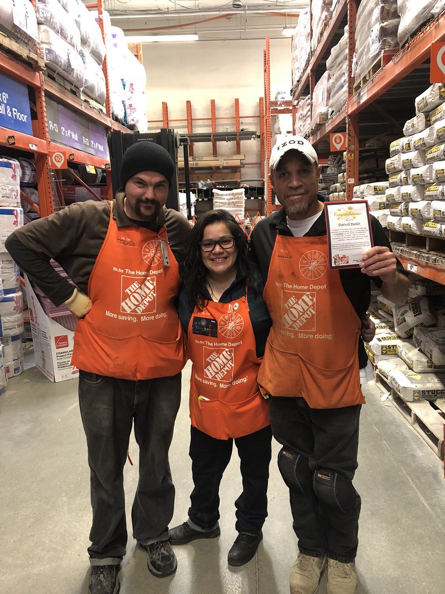 Heather0642's tweet photo. Congratulations on FT Darrell! Well deserved. @PaolaUribe408 @KyleKylebarth https://t.co/sSVWCgafzw
