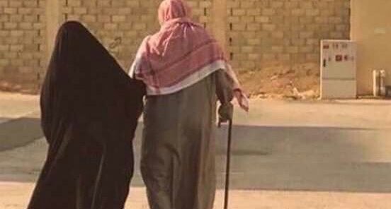 mm0990mm's tweet photo. #علاج_البرد_زوجه_ثانيه

لم يتركها عندما خسرت جمالها ،،

ولم تتركه عندما فقد صحته ،،

لأجل هذا اليوم .. أحسنو الاختيار ✨🎶 https://t.co/eDCLoMoWP7
