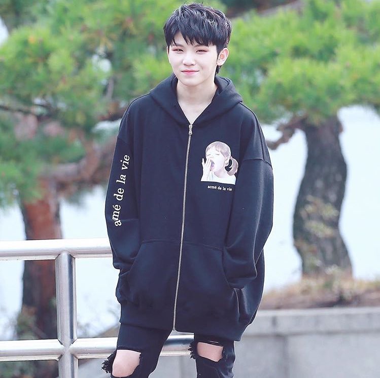 SPANKJiBUM's tweet photo. @.gfyhaneul jibum wants and indirect so DAMMIT IM GIVING HIM ONE https://t.co/y1HfgK9kBZ
