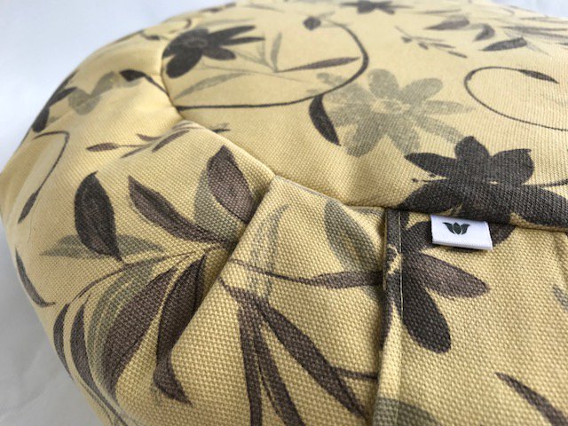 MyYogaRoomEleme's tweet photo. Add a little sunshine to your meditation https://t.co/B74JvXzPLG #zafucushion #meditation #yogapillow #mediationcalgary #sittingonsunshine #yogacalgary #namaste #yogaeverydamnday #etyshop https://t.co/lX61jiD0NR