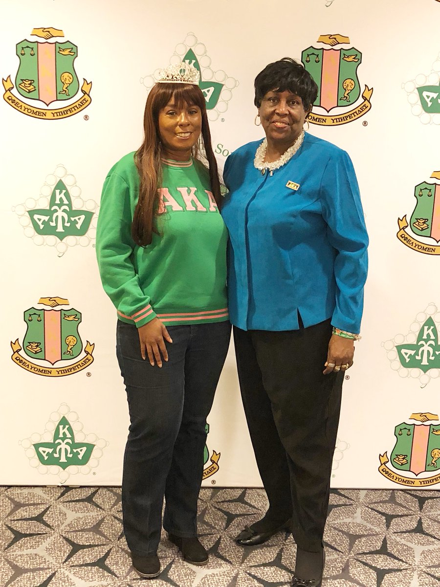ShonetteCharles's tweet image. When your Soror and Link Sister gives you your first Silver Star tiara...
#AKA1908 #AKA110 #Spr93 #LUmade #SilverStar #SilverSoror
