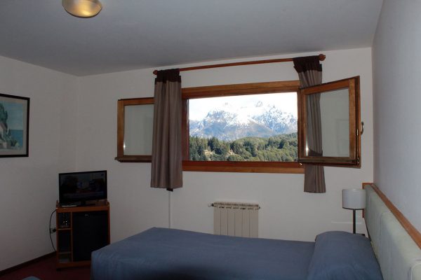 PrensaCONADU's tweet photo. VERANO 2018 ¡BENEFICIOS PARA AFILIADO/AS! - HOTEL INTERSUR AMANCAY (BARILOCHE) Situado dentro del parque nacional Nahuel Huapi,a 25km del centro de Bariloche, un lugar ideal para relajarse +INFO: https://t.co/hdqtT0MI2a … https://t.co/KGZqx3xPsT
