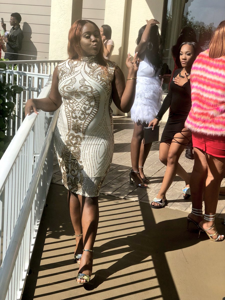 its_nunuv's tweet photo. #juniorbrunch 🤣✨ https://t.co/Sa1Y1WEaQa