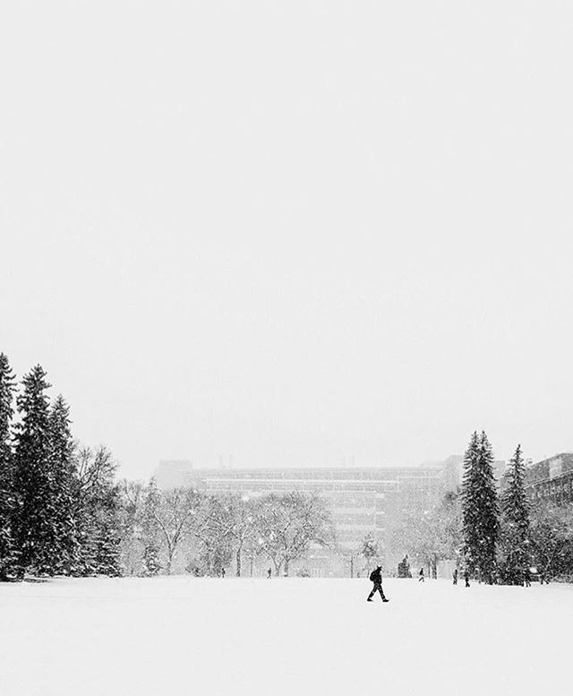 yeggers_'s tweet photo. Get ready to breakout your flip flops because tomorrow has a high of 1° 😅
Photo by @dawngraves
#yeggers https://t.co/bj59MhprlM https://t.co/l5bDlVqTQ0