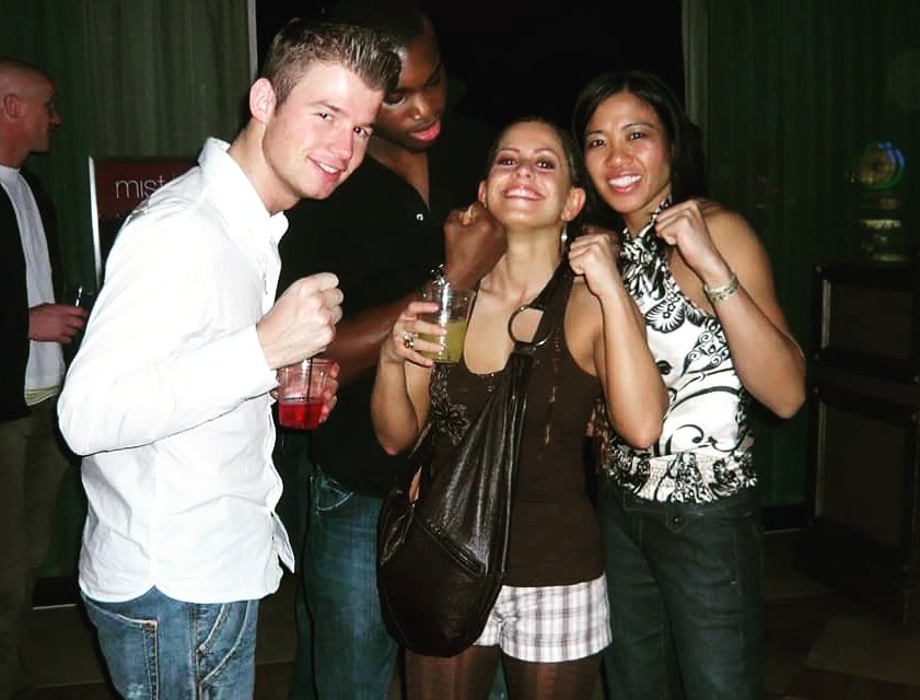 Exactly 10 years ago Dutch heavyweight Ginty Vrede reached the top of the mountain when he won the @WBCBoxing belt at a big fightevent in Las Vegas promoted by @WCKMuayThai. Two weeks later Ginty died of a heart attack

Full story; mixfight.nl/forum/showthre…