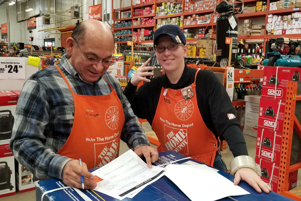 bsmilin311's tweet photo. Omar & Athena completing their In- focus worksheets. #safetyfirst #394days@3903 #swbest @Shannondepot @gjcgjcgjcgjc @dpharrison2828 @Lily_3903 @AmberBone17 @CrashRotert https://t.co/bggxnoWKMz