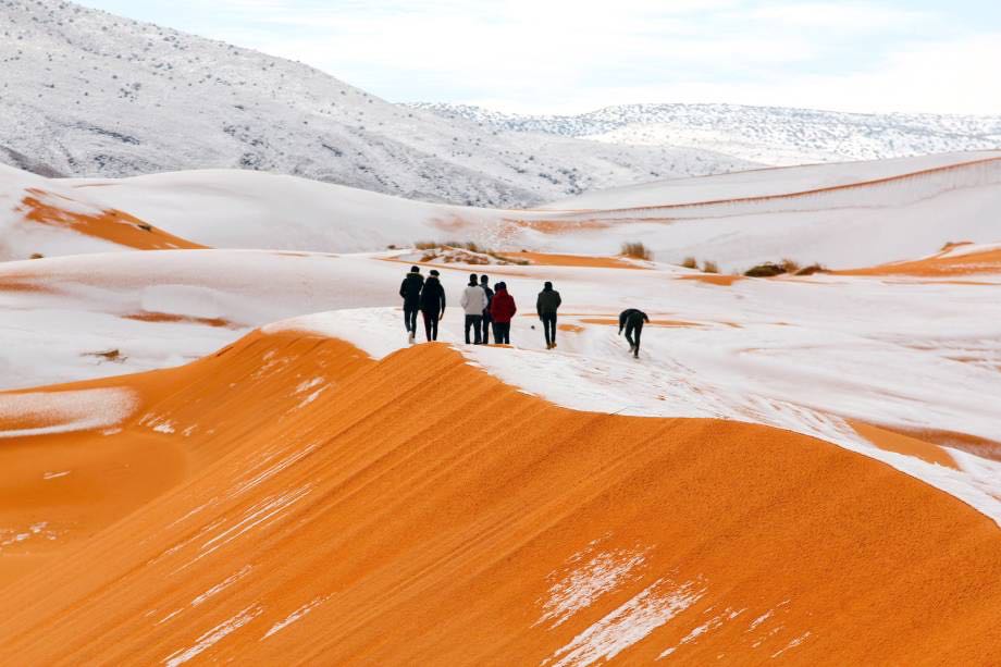Pedrozo85's tweet photo. Ayer nevó en el desierto de Sahara. Y es apenas la cuarta vez en 97 años. En esos 97 años cerro No ganó una copa internacional. Con eso podemos concluir que es más fácil ver nieve en el desierto que a Cerro ganar una copa internacional. https://t.co/fpCqArU7cx