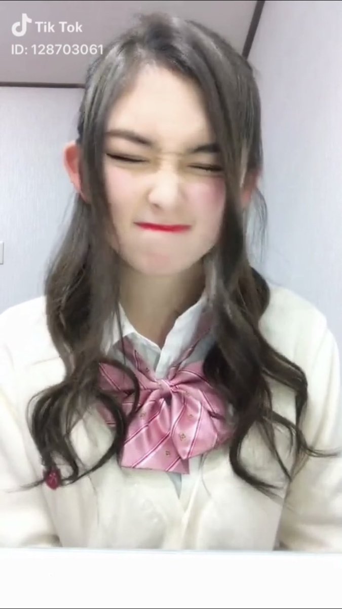 Yuunafight's tweet photo. もっと有名になって欲しいからタグする、昨日ライブでも手伝って言うてたしな
笑顔も真顔もスッピンでも可愛いからフォローして！

↓とりあえずみんなフォローして
@yuuna09082424_ 
#古川優奈
#かわいい思った人RT
#天使やと思った人RT
#1mmでもいいと思った人RT
#古川優奈ち���んが好きな人RT https://t.co/lMCHG5La43