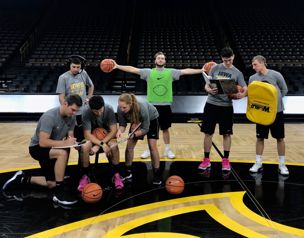 Good luck to our managers as they take on the <a href="/IowaHoops/">Iowa Men’s Basketball</a> managers tonight! #Hawkeyes #FightForIowa