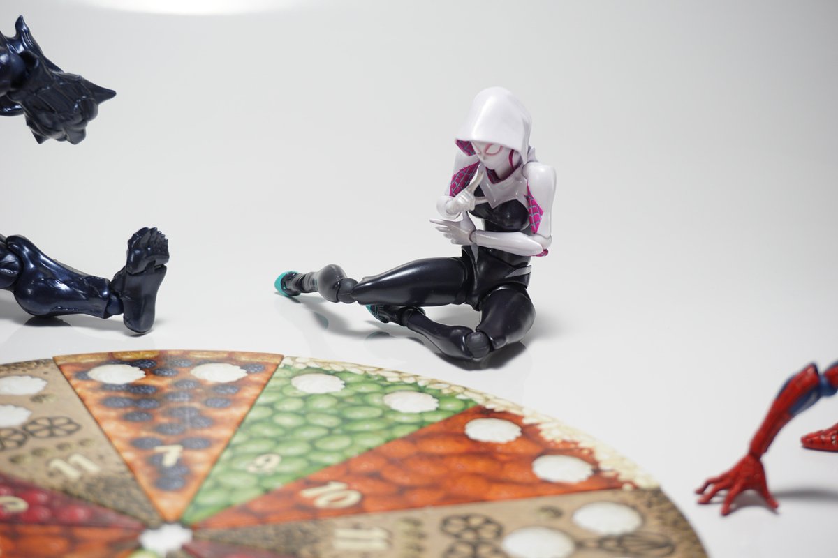 DinTyphoon's tweet photo. #SpiderGwen #Revoltech #海洋堂 #aberbittemitsahne #pieceocake https://t.co/1nNURjF08v