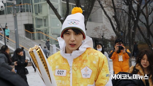 _VALENTAEK_'s tweet photo. #성화봉송 #정택운 #택운 ⛄❄ https://t.co/XUl5yKnLQg