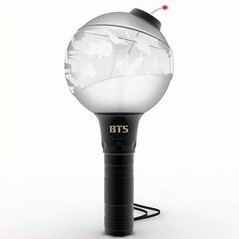 unnieluv_'s tweet photo. @allkpop ARMY Bangtan Bomb Lightstick is #WORLDWIDE #ARMYLIGHT #BTS4thMusterToday #HappyEveryAfter
What a genuis man bts & bighit are~
i vote #iHeartAwards #BTS #BestBoyBand @BTS_twt #SeoulMusicAwards @SMA27thOfficial #Gaon_Chart_Music_Awards @GaonChart https://t.co/Z2Ixk3n57Q