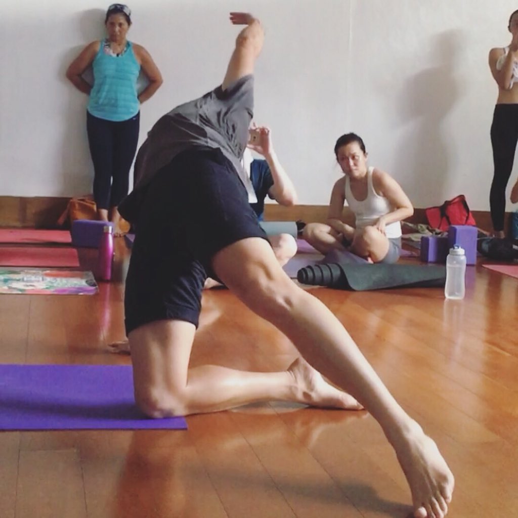 dereksoco's tweet image. Back on the mat! 🙇🏻
flowin’ with Germany-based Neurologist and yoga instructor, Dr. Chris Burkhardt 🙌🏼 #InsideFlow #visitingteacher