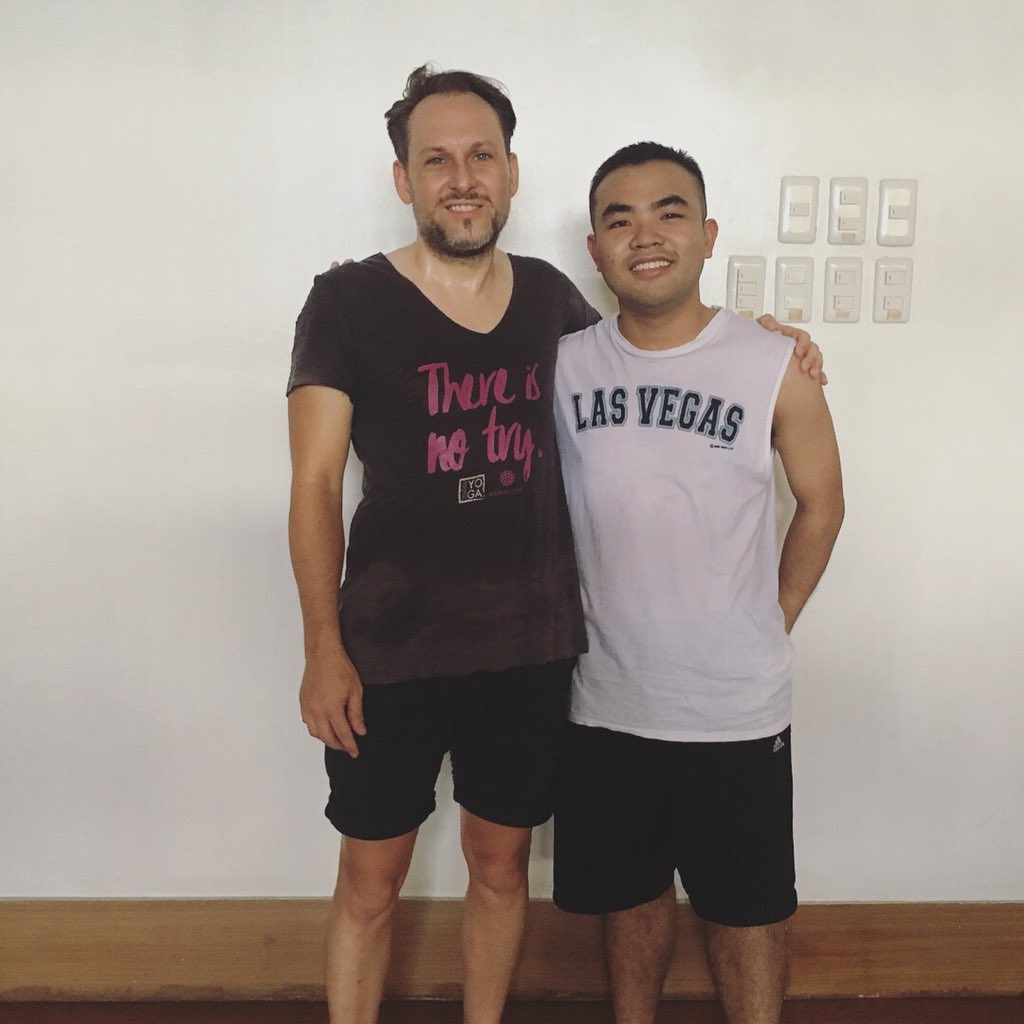 dereksoco's tweet image. Back on the mat! 🙇🏻
flowin’ with Germany-based Neurologist and yoga instructor, Dr. Chris Burkhardt 🙌🏼 #InsideFlow #visitingteacher