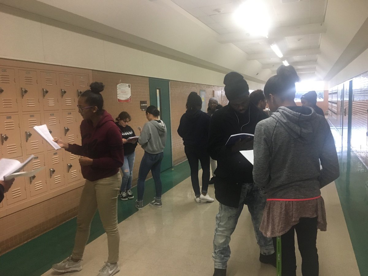 bex_aleman's tweet photo. Wheelhouse Circle: inner circle talks to outer circle partner then one circle rotates for different pairings. Builds community while reviewing academic content! 💯👏#CSTP2 #RelationshipCenteredSchools @mclanehigh @fresnounified @Principal_Wulf https://t.co/yySsbzq448
