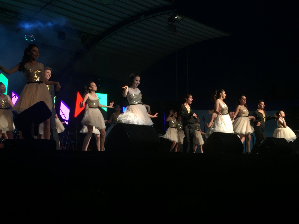 Comienza la competencia en el 8vo Festival de la Nueva Ola #VillaAlemana 
NO OLVIDEN NUESTRO HASHTAG: #NuevaOla2018 😉🤩🤩🤩😝