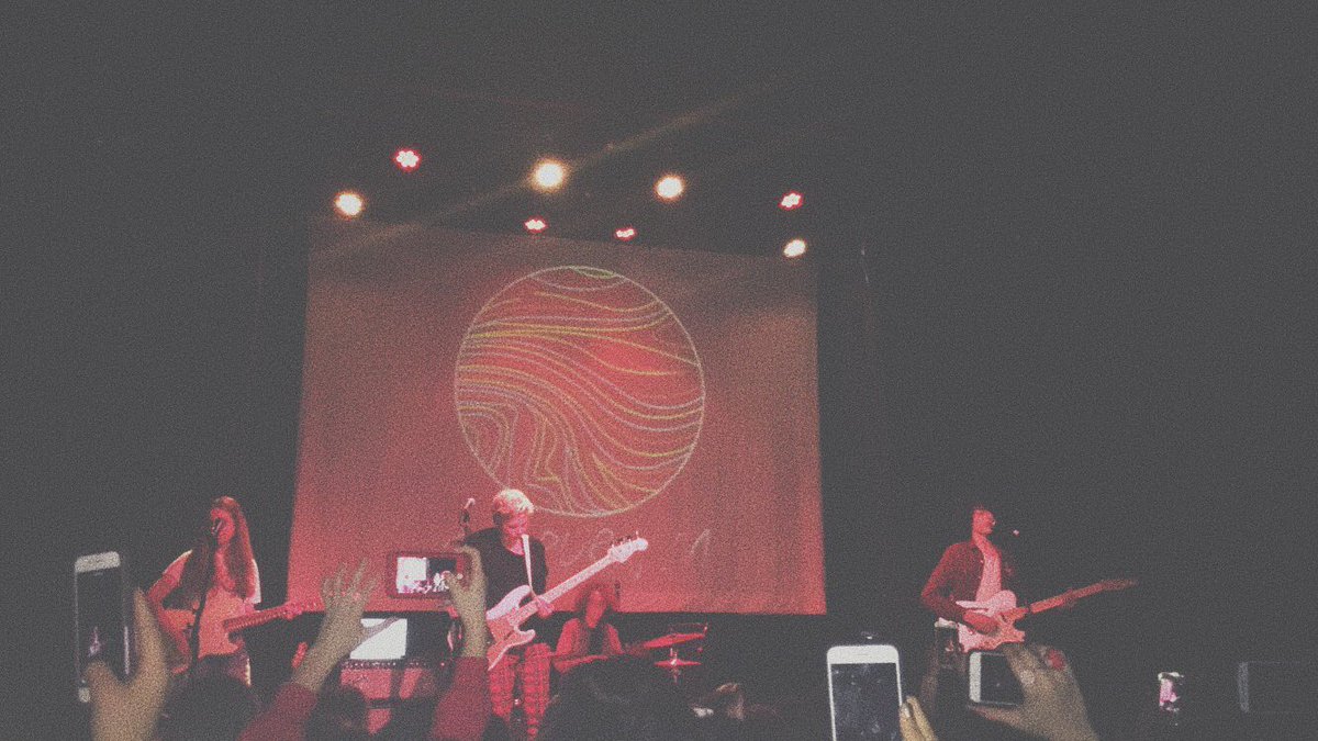 fredwecsIey's tweet photo. a train ride, 2 subway stops and a 3 hour drive was worth it to see these rockstars🌟 @calpurniaband https://t.co/IP5BgmQriY