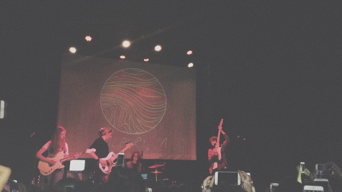 fredwecsIey's tweet photo. a train ride, 2 subway stops and a 3 hour drive was worth it to see these rockstars🌟 @calpurniaband https://t.co/IP5BgmQriY