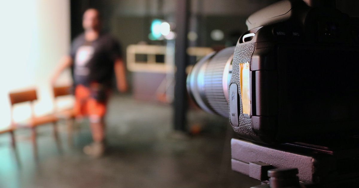 thereeldownload's tweet photo. Sometimes, a blurry image can highlight the important things. 🎥
.
.
.
.
#Atlanta #BigPictureCon #Students #FilmFestivals #TVNetwork #TV #GPB #Media #Film #Industry #Tech #Set #Emmys #Oscars #gafilm #filmmaking #georgiafilm #setlife https://t.co/gAcpVCFgGx