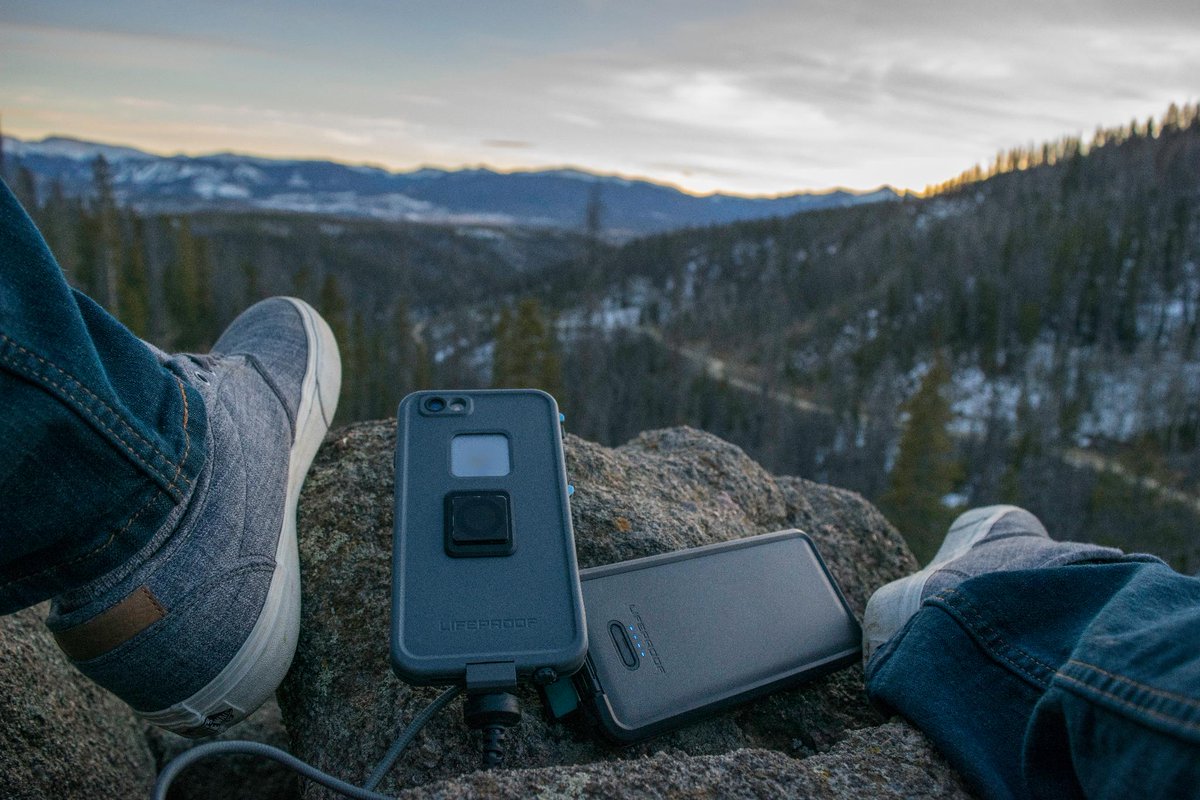 LifeProof's tweet photo. Power up and power through โก๏ธ ๐ท @jarrod209 #LifeProofPowerPack https://t.co/UXwM4Yrxew