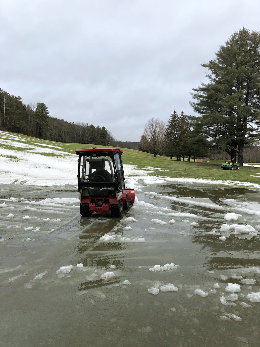 moneill925's tweet photo. Do what you have to do! #ventrac #leatherstockinggolfcourse #iceisbad https://t.co/CU7PxaY8TO