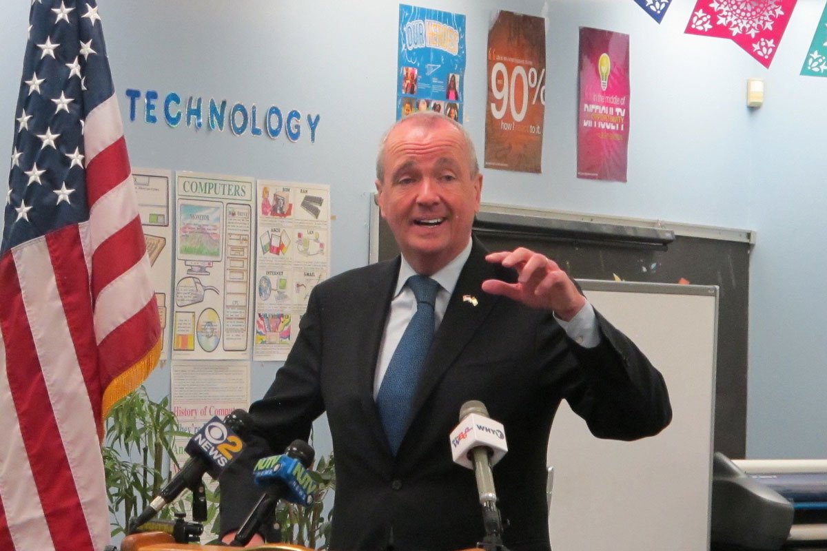 WHYYNews's tweet photo. Gov-elect Murphy: New Jersey will stop using PARCC tests https://t.co/A0vV2X0Sdp https://t.co/Cq4W4RObN8