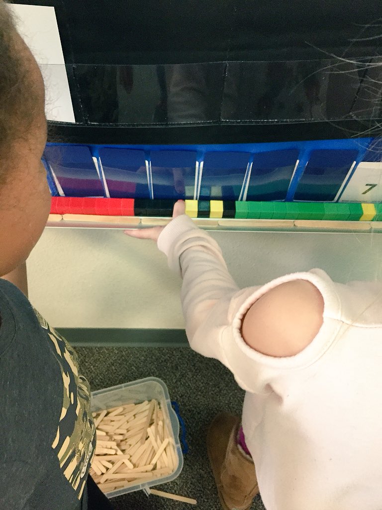RHoefar's tweet photo. Today we compared length using different nonstandard measurement tools! #reaganrays https://t.co/DpBKyjbBuO