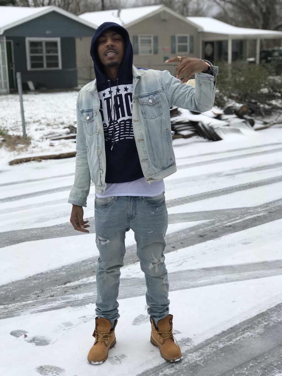 MacDeboStackz's tweet photo. SO MANY TIMES I COULDA DIED 🙏🏽 BT YOU NIGGAS BLEW IT 🤧 #RIPBLOCK #CEOSTACKZ #OTS https://t.co/7EWTVhn3Rg