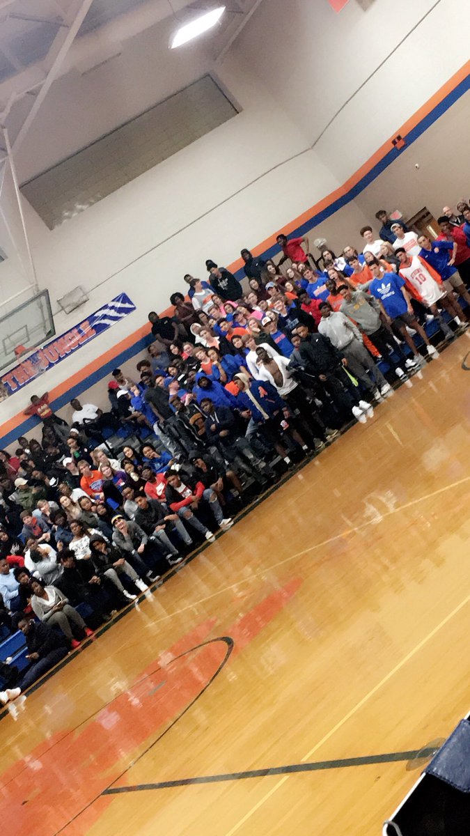 coachsmithadhs's tweet photo. Awesome student section tonight as we take on rival Cary HS! 🔷🏀🔶🐆 @athensjags @ADHSJagClub https://t.co/gkRGQogVpX