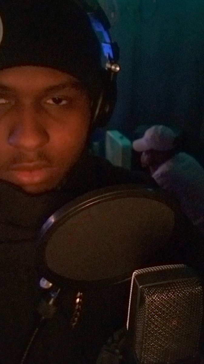 SDM_PLAY's tweet photo. Almost done with the WinterTape❄❄☃️
With my nigga @KIRANTHEN0MAD
Produced/Recorded by 🦋 @RecognizeDat
Stay tuned. #wintertape https://t.co/w3NvL0m11X