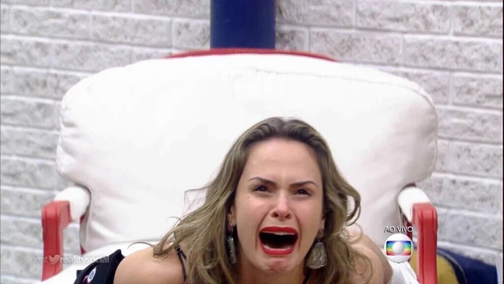 KizombaT's tweet photo. @LuciferProprio @JPT13 AMIGA DA PRÓXIMA VOCÊ COMPRA CAMISA CERTA PELAMORDEDEEEEEUS https://t.co/OZdiny4Tlu