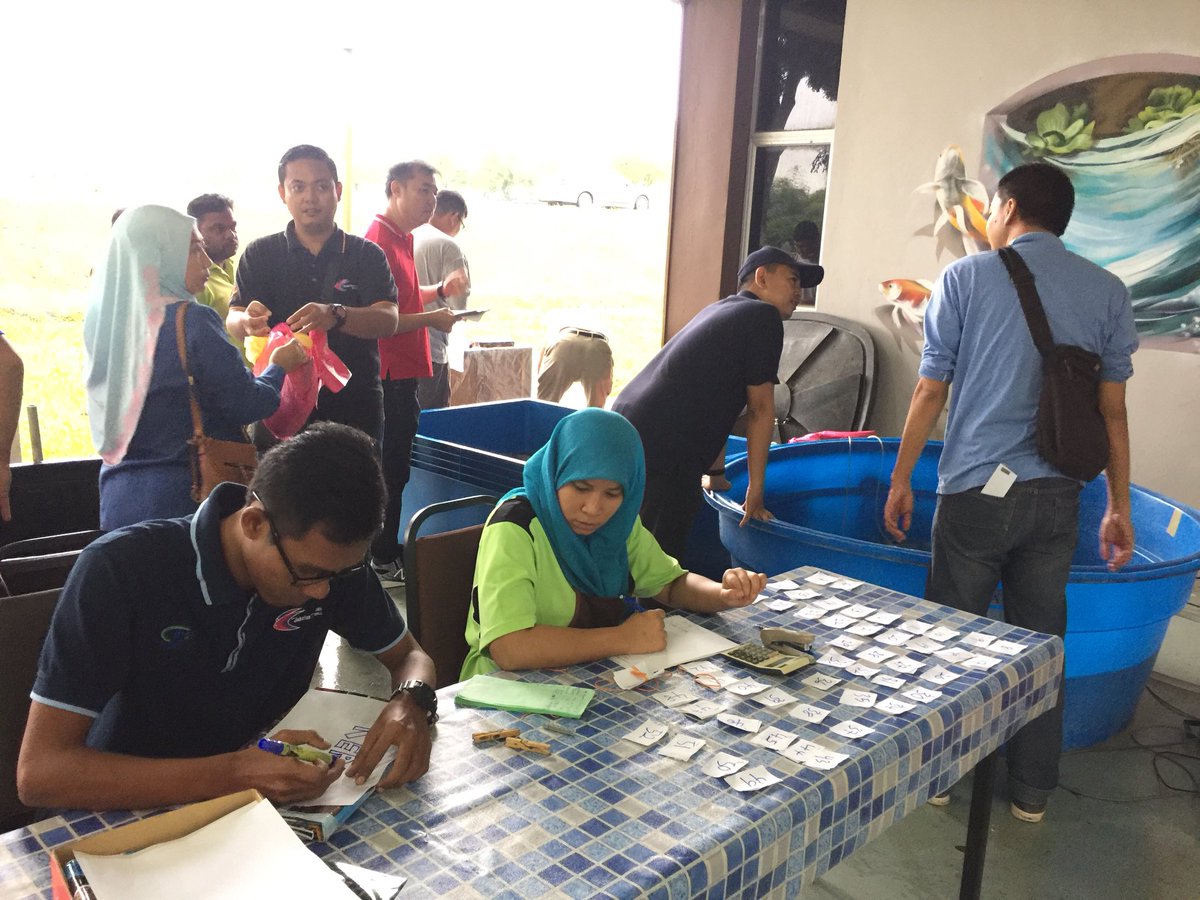 dofmalaysia's tweet photo. Tahniah kepada warga #myDOF yang menjayakan Program Jualan Ikan Pasar Akuakultur di myDOF Valley, MAEPS pada hari ini #PenerajuPerikanan https://t.co/If9ft8PDx8