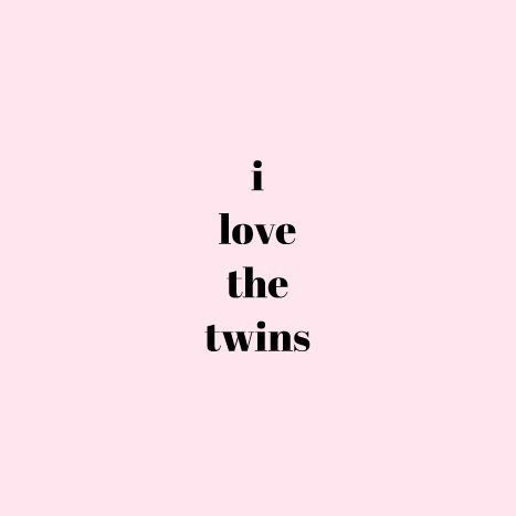 livelongdolan's tweet photo. RT TO SPREAD THE WORD 

 change ur pfp to one of these (if you would prefer a different color reply to this or dm me and i will make one) to show your support for the twins 

i wanted to do this to show them how much we care and love them so pls participate

❤️❤️❤️ https://t.co/li7f1j0ash