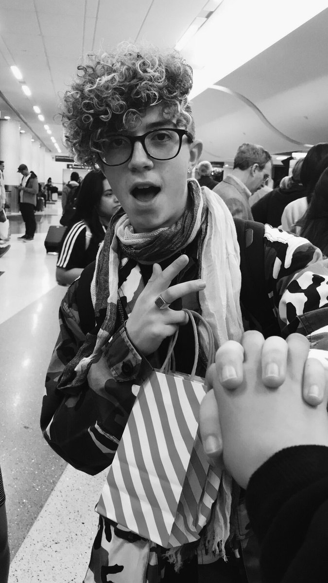 heartilyavery's tweet photo. he doesn’t even try https://t.co/YNA0Sp6BGF