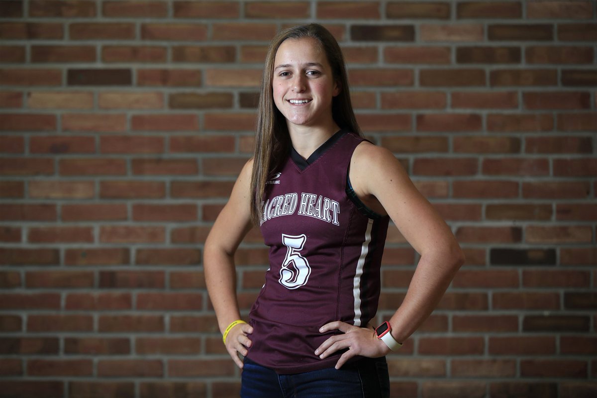 bufnewspreptalk's tweet photo. Meet the members of the 2017 All-Western New York field hockey first team: https://t.co/AKlptU4uI0 https://t.co/YFtxFzrWaF