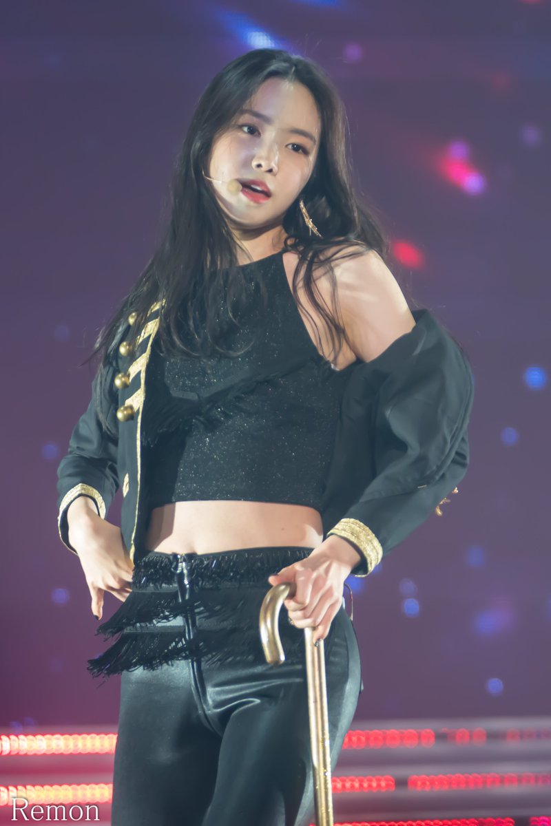 Apink_remon's tweet photo. 180112 #Apink #Naeun (@Apinksne )  at Apink 4th Concert＜PINK SPACE 2018＞Day1 https://t.co/69hbJoKQtt