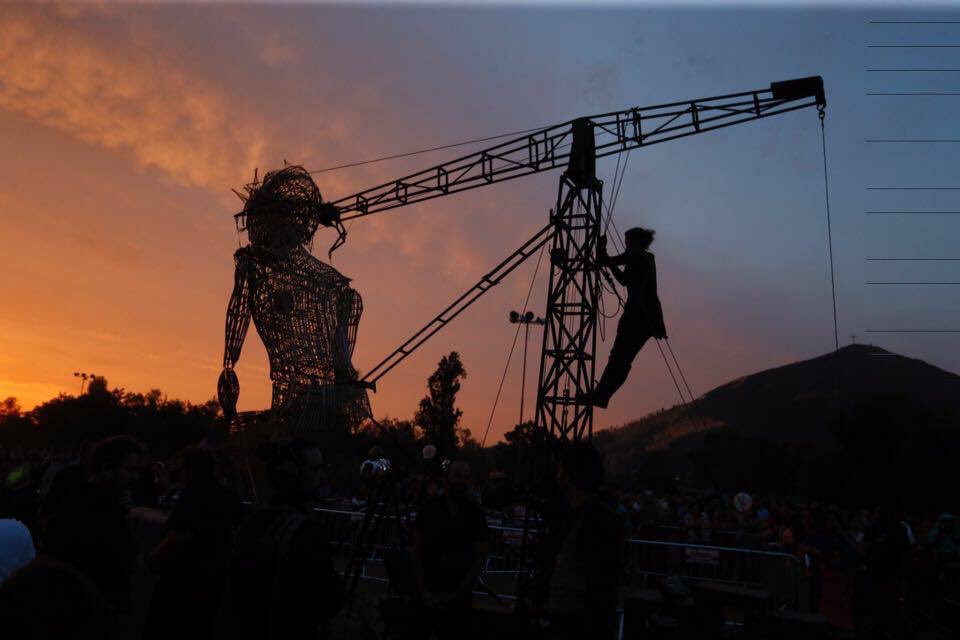 Muni_Renca's tweet photo. La marioneta gigante Venus animó la segunda jornada de #STGOaMIL en #Renca. “Así queremos ver el parque Las Palmeras, lleno de gente; retomar estos espacios y tener más eventos culturales para los renquinos y renquinas", dijo el alcalde @cn_castro en la gran #FiestaDelTeatro. https://t.co/cQ4UzL8akz