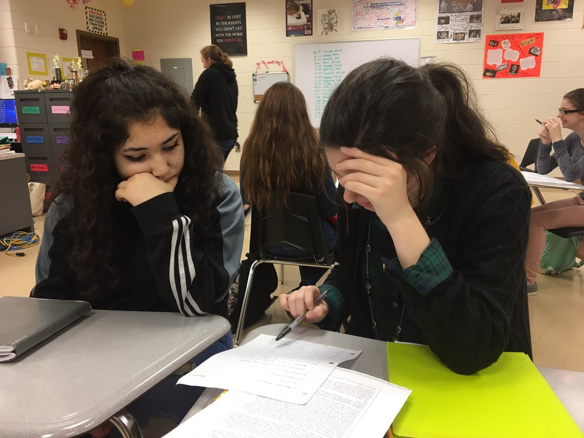mswilsonsmind's tweet photo. Peer editing like a pro! #proudoftheirprogress https://t.co/B9nAXPbbQ2