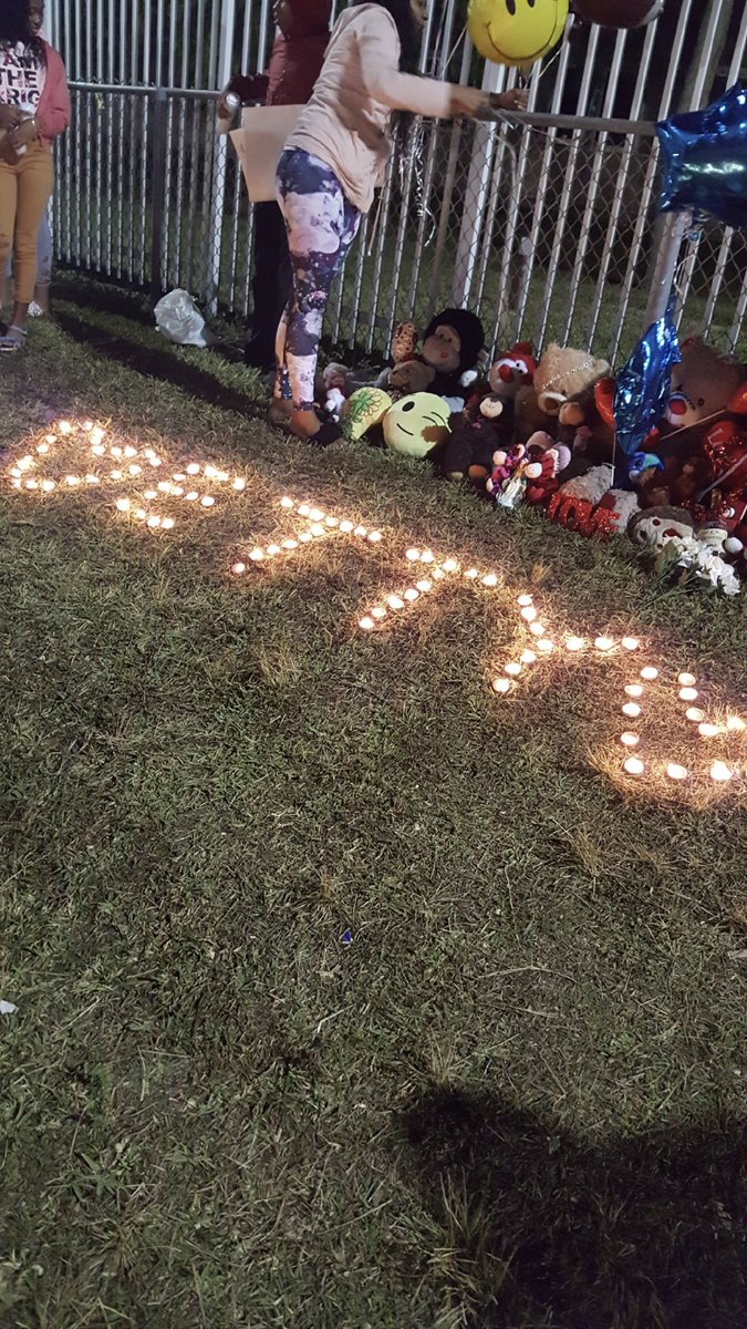 kemoregamble15's tweet photo. They left my cousin out there in that cold๐ก this season is your season๐No worries ๐
๐ฟโโ๏ธ#LongLiveEtty https://t.co/3pjjRleskf