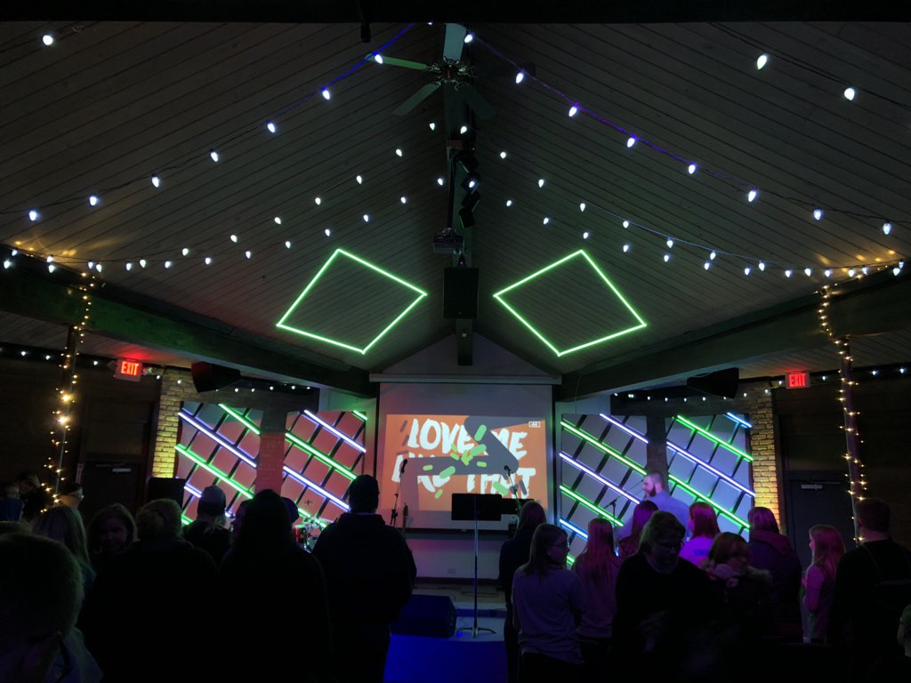 HDNextGen's tweet image. RT @ChadIGarrison: The stage is set—let’s kick the 2018 @HDNextGen year off w/ Winter Camp at @CampHickory! #ReachingOut2018 #CampMatters