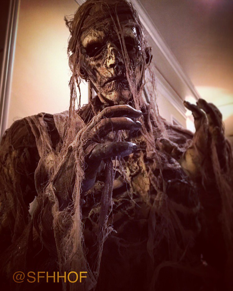 SFHHOF's tweet photo. #whenya wanna go out but aren’t sure you can pull it together after a long work weak. #freakyfriday #fridaynight #walkingdead #studioprops #mummy #resurrection #sfhhofcollection #halloween #crypt #spooky #horror https://t.co/O17PpNWhs8