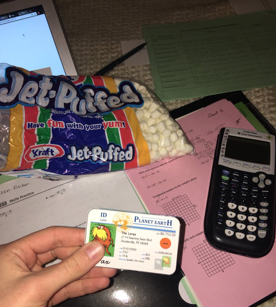 GF513311apes's tweet photo. Thankfully we learned how to determine how many calories are in each mini marshmallow, so now I can calculate to see if this bag will give me enough energy to study for finals next week! @franklinlorax #apespop https://t.co/EemetL1p8F