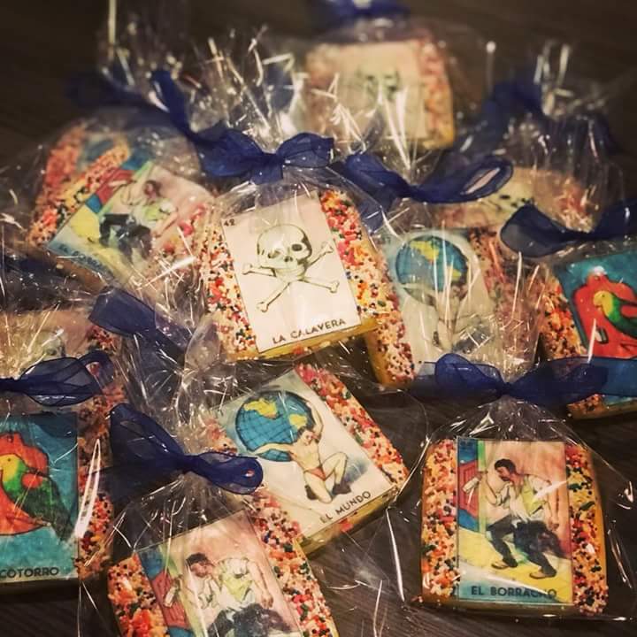 TresLecheria's tweet photo. Just finished a fresh batch of these decorated polvorones, themed for our #Loteria night alongside @comosedicenerd at @FridayTea tonight from 6pm - 8pm! Come and get you some! #loteriacookies #polvorones #loteriapolvorones #cubesbaking #seattlepanaderia https://t.co/DRqTPp9qcd
