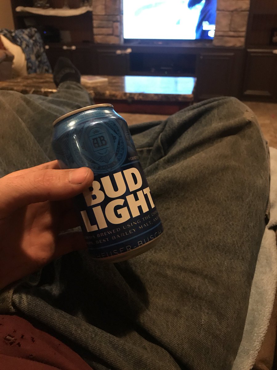 daniel_humes's tweet photo. @mary13carrico Kick back with a cold bud and wait for spring https://t.co/g5LYPRguKR