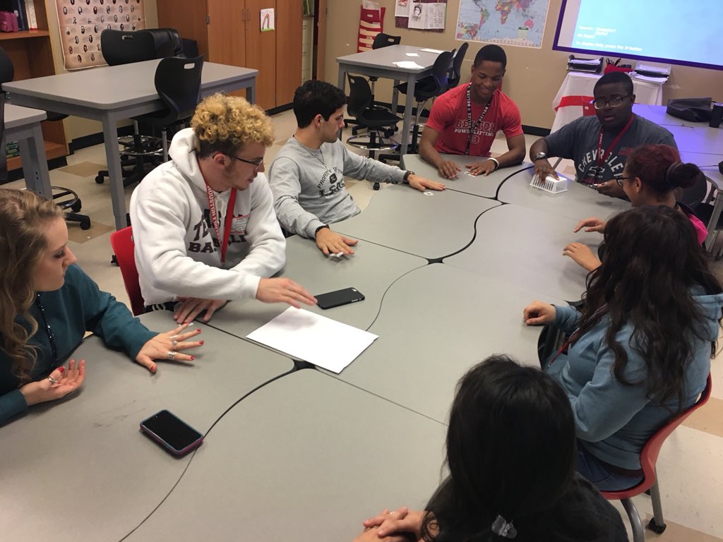 BarbaraBEppers1's tweet photo. Thanks @lalaburch for helping my class with a little simulation this week in economics! @BeltonHS #blendedlearning #BHSST https://t.co/JUt8ggP8ij