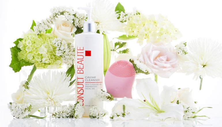 ShopHQOfficial's tweet photo. .@HeatherDubrow & @DrDubrow will be LIVE on our Facebook page today at 10:30pm ET!
Plus, #ConsultBeaute is back with not 1, but 2 #TodaysTopValues! Pick them up here - https://t.co/WuD7WTAYGv https://t.co/p2F9A5X9s6