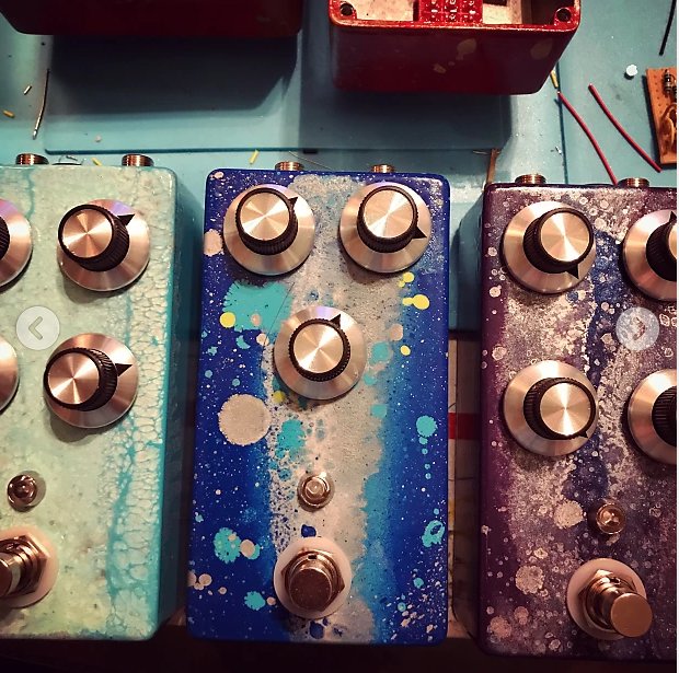 reverb's tweet photo. Looking for a #FiveStar pedal experience? Check @BuiltbyRyan's Reverb shop, now celebrating 500 ⭐⭐⭐⭐⭐ ratings with a stellar 50% discount on select effects. #BuiltByRyan https://t.co/1tQwCIH7r9 https://t.co/5LEgqLNyEx