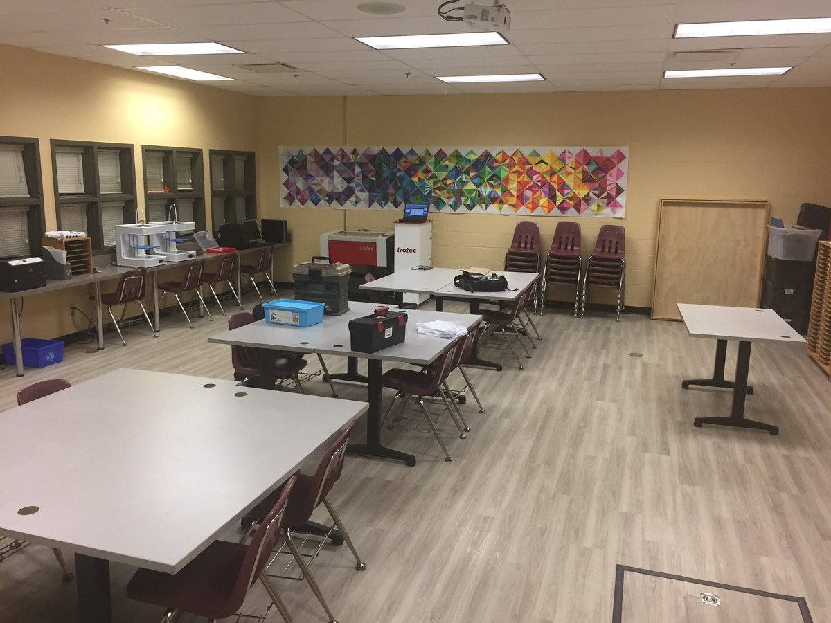 GearBotsBC's tweet photo. The #MakerWay is all about building community - we are excited to be teaming up with @WeAreAllACS to offer a quality #Makerspace experience in #Abbotsford #MakerEdBC @UFVTrades https://t.co/eFjTlYJeU2