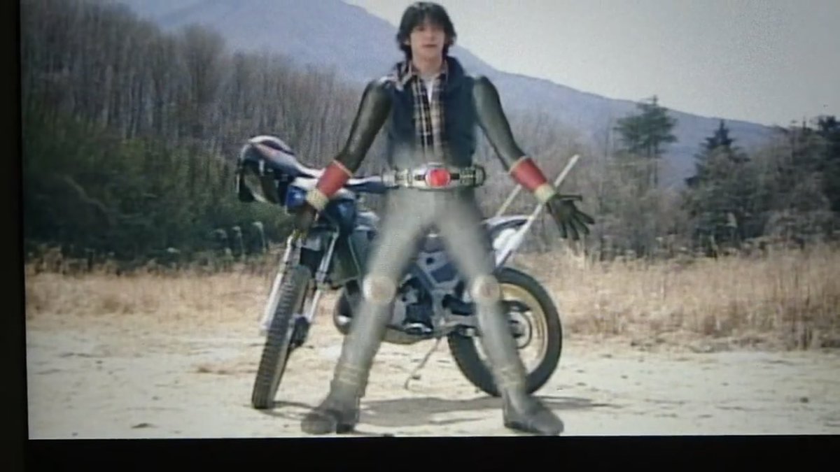 goodwordsneedto's tweet photo. いつでも誰かの笑顔のために頑張れるってすごく素敵なことだと思わないか？

先生は、

先生は、

そう、、思う、

（五代の先生=神崎昭二）
「仮面ライダークウガ」より https://t.co/plbSIcv8Wd