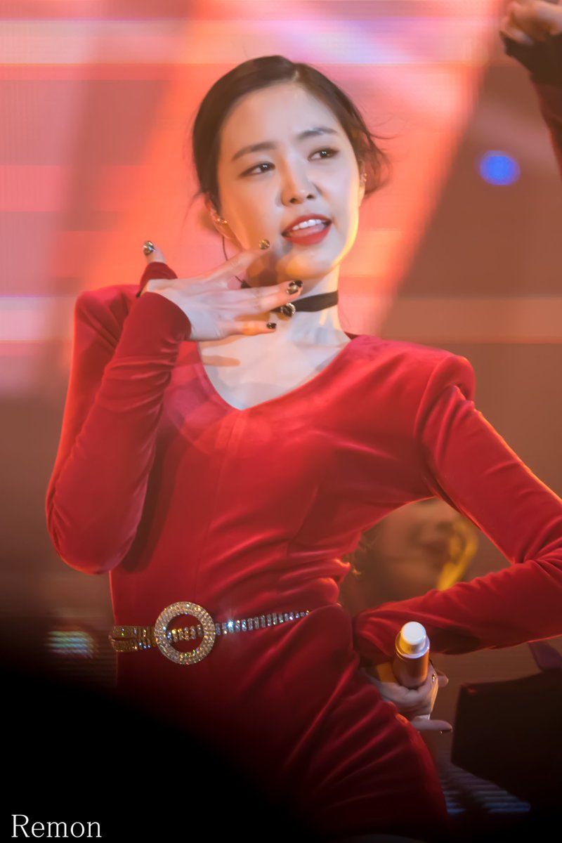 Apink_remon's tweet photo. 180112 #Apink #Naeun (@Apinksne )  at Apink 4th Concert＜PINK SPACE 2018＞Day1 https://t.co/HlpqsvIRng